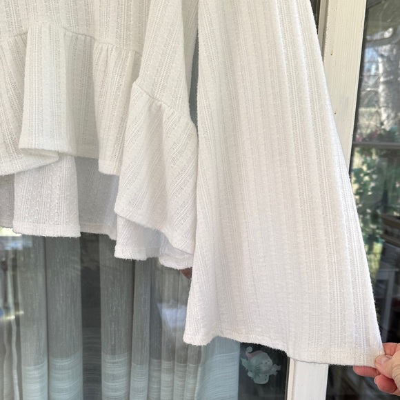 Altar’d State hi low V-Neck Ruffle Top - Picture 5 of 7